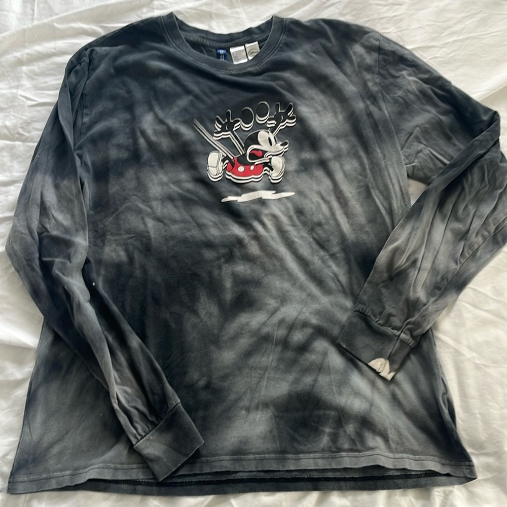 Men’s long sleeve T-shirt